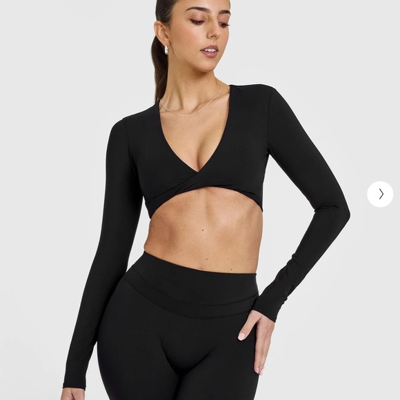 Oner Active Tops - Oner Active UNIFIED TWIST FRONT LONG SLEEVE CROP Size M Black